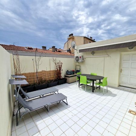 Plein centre Appartement climatisé et spacieux avec grande terrasse sur le toit à Nizza Esterno foto