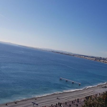 Plein centre Appartement climatisé et spacieux avec grande terrasse sur le toit à Nizza Esterno foto
